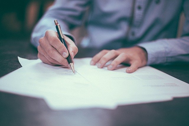 Jak legalnie zatrudniać obcokrajowców w Polsce?